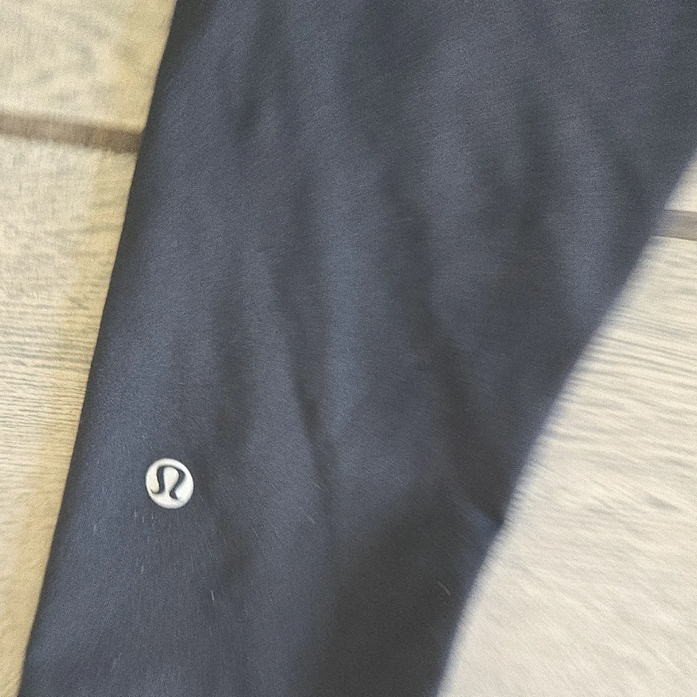 Lululemon Black Crop Leggings‎ with Striped Waistband Size 4 L22